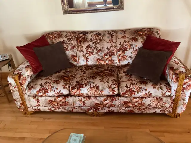 ANTIQUE LIVING ROOM SET