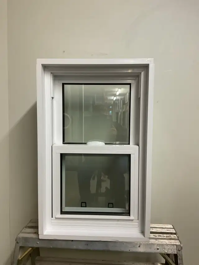 10846GP Fenêtre Guillotine PVC 2 sect 1 ouvr 19 3/4 x 31 1/2 - Photo 2