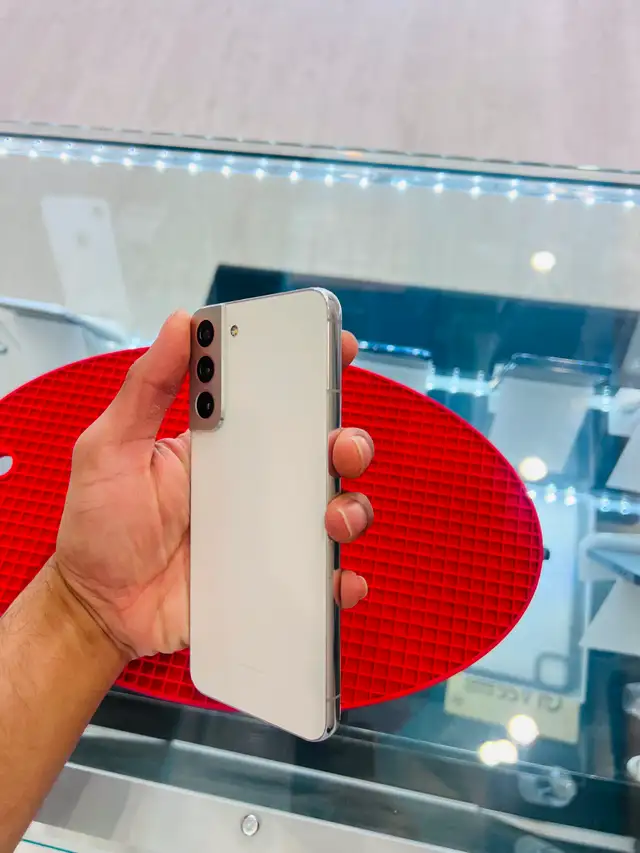 Samsung S22 Plus – 256 gb(Certified Pre-Owned)