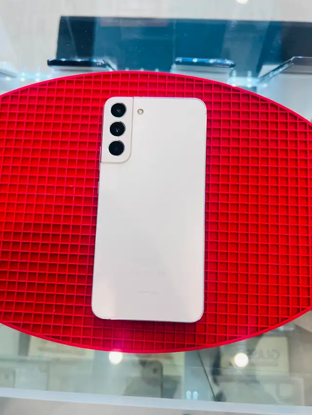 Samsung S22 Plus – 256 gb(Certified Pre-Owned) - Photo 2