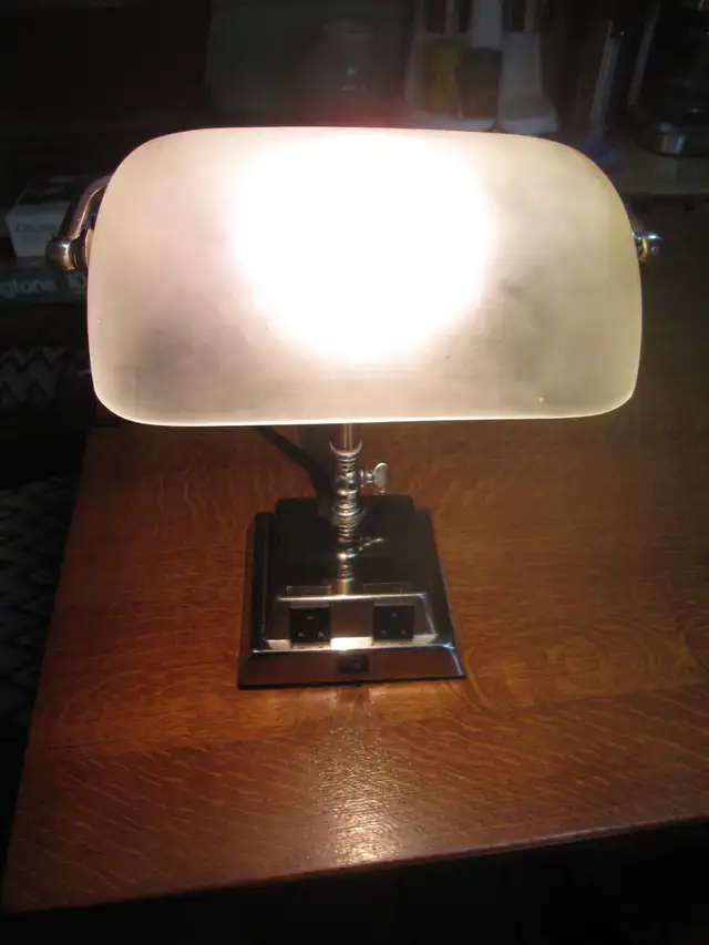 BANKERS LAMP LAWYERS FROSTED ADJUSTABLE CLEAR SHADE W/2 PLUGS