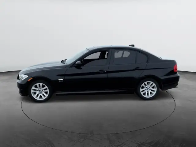 2011 BMW 328XI - Photo 2