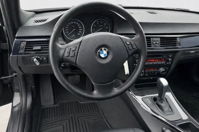 2011 BMW 328XI - Photo 6