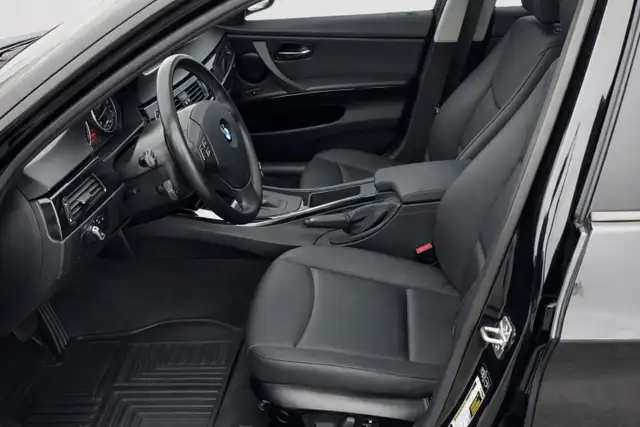 2011 BMW 328XI - Photo 7