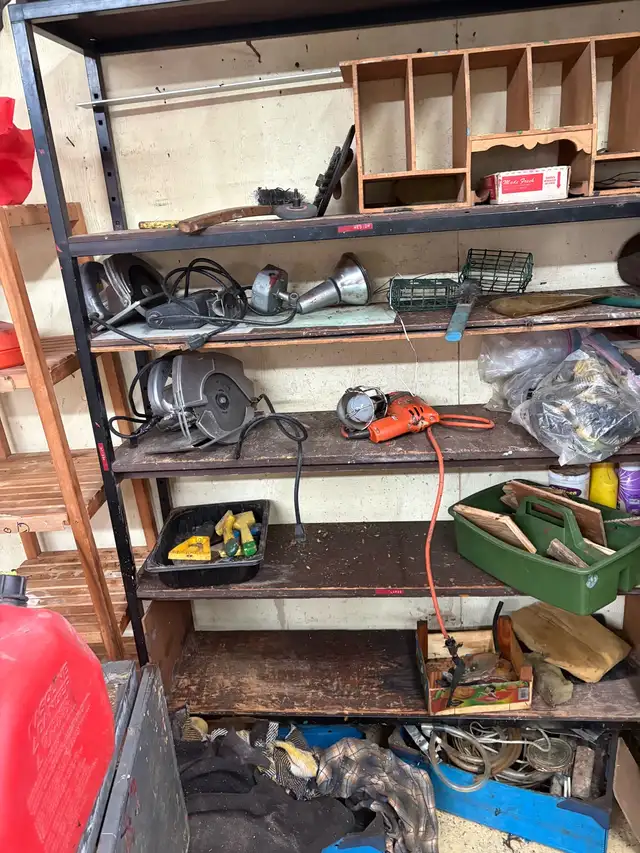 HUGE VINTAGE ESTATE SALE! EVERYTHING MUST GO! MAKE AN OFFER! - Photo 3