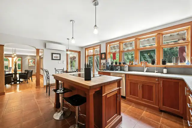 LUXURY HOME FOR SALE – PRICED BELOW MARKET VALUE! 39 Cedar - Photo 7