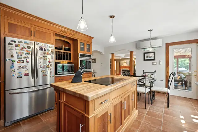 LUXURY HOME FOR SALE – PRICED BELOW MARKET VALUE! 39 Cedar - Photo 8