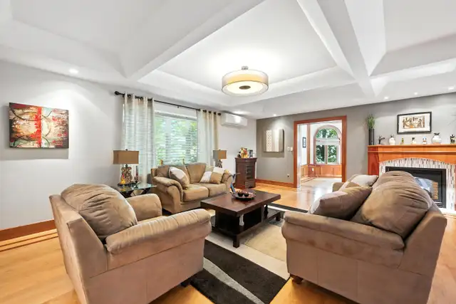 LUXURY HOME FOR SALE – PRICED BELOW MARKET VALUE! 39 Cedar - Photo 10