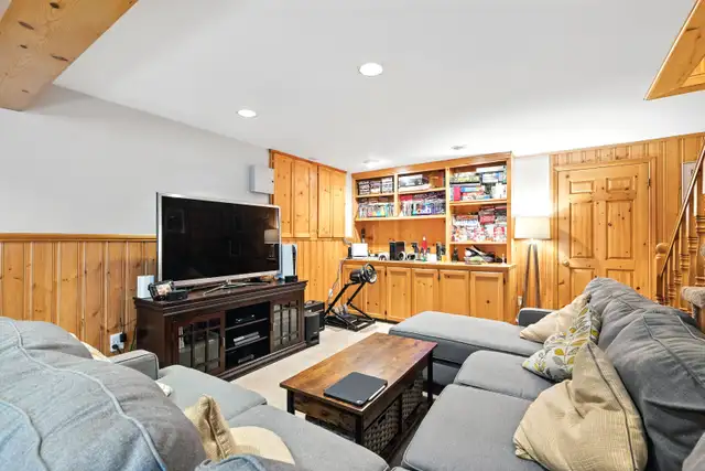 LUXURY HOME FOR SALE – PRICED BELOW MARKET VALUE! 39 Cedar - Photo 25