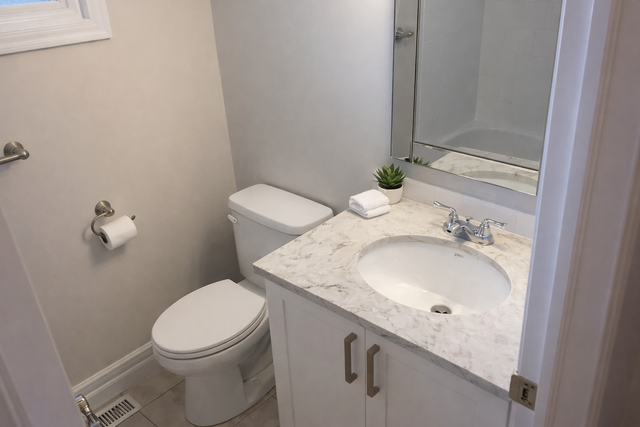 Recently Renovated 5 Bedroom Student Home in a Great Location! - Photo 6