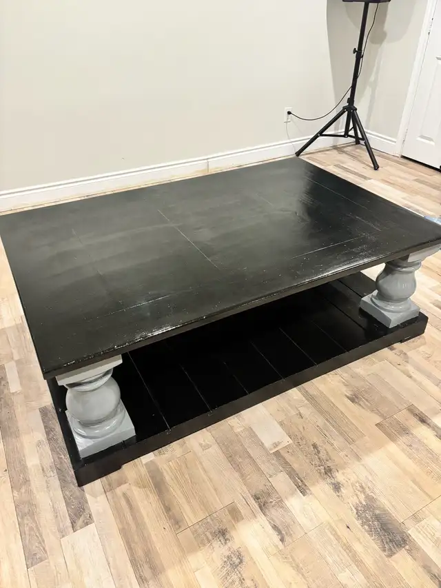 Coffee Table - Photo 3