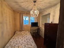Room to rent ! 5 min walk to U of M! male student