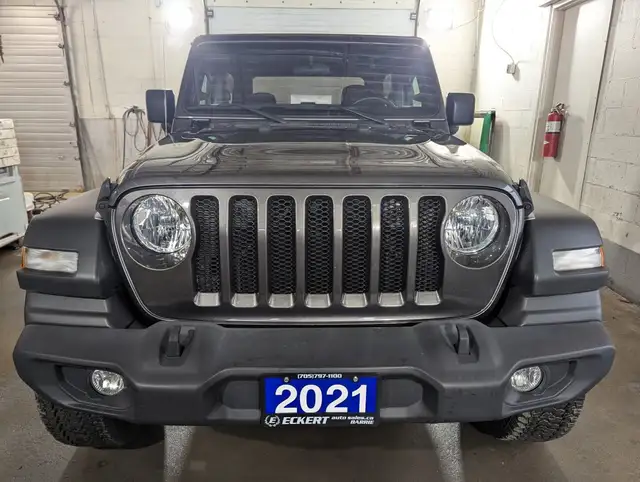 2021 Jeep Wrangler SPORT WITH 3.6L V6 ENGINE/SOFT TOP ONLY! - Photo 2