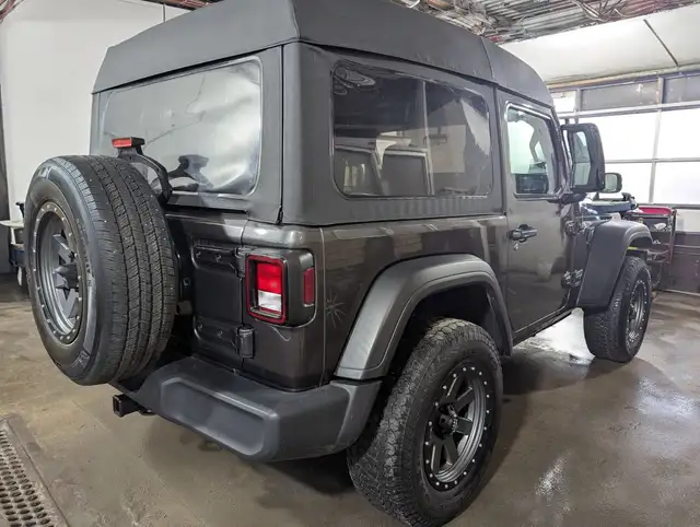 2021 Jeep Wrangler SPORT WITH 3.6L V6 ENGINE/SOFT TOP ONLY! - Photo 5