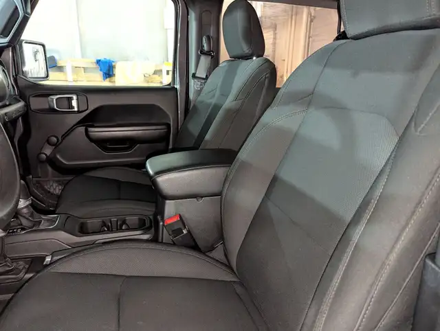 2021 Jeep Wrangler SPORT WITH 3.6L V6 ENGINE/SOFT TOP ONLY! - Photo 8