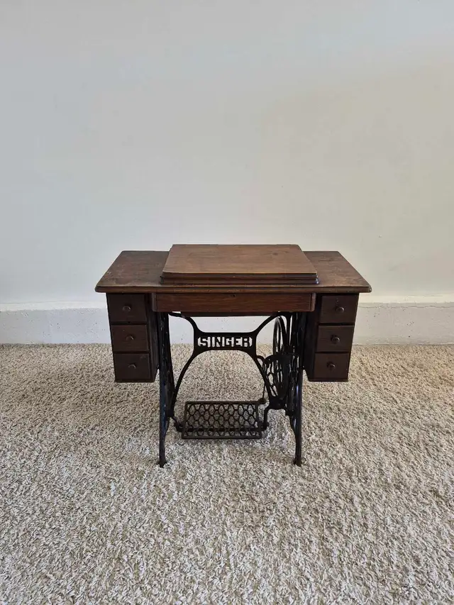 DELIVERY AVAILABLE Singer Treadle Vintage Sewing Machine Antique - Photo 2