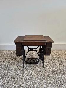 DELIVERY AVAILABLE Singer Treadle Vintage Sewing Machine Antique - Photo 2