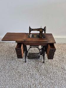 DELIVERY AVAILABLE Singer Treadle Vintage Sewing Machine Antique - Photo 8