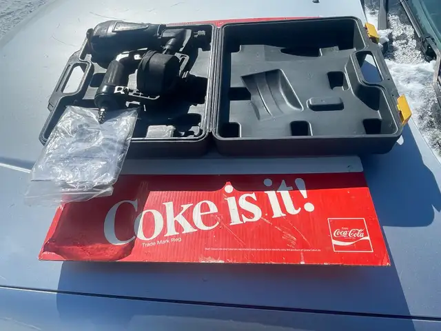 Air roof nailer in working condition. S’toon.