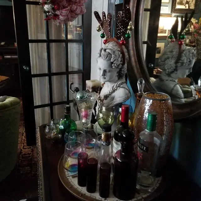 WANTED: 2 Bedroom apartment in duplex, triplex or house - Photo 4