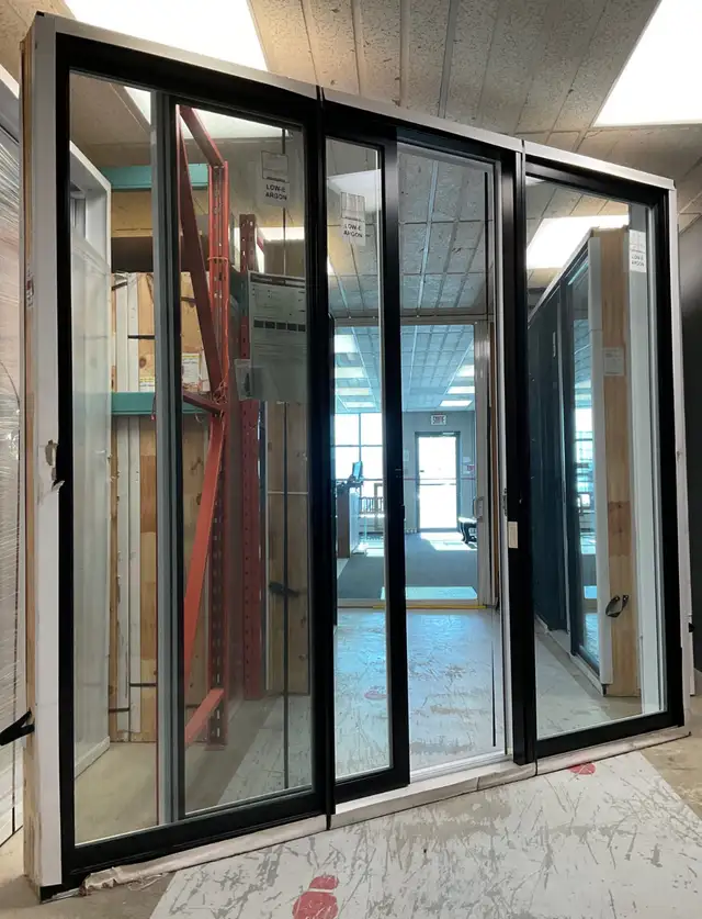 1439PP Porte patio 9’ Noire 107 3/16×95 1/2 ouv. Droite