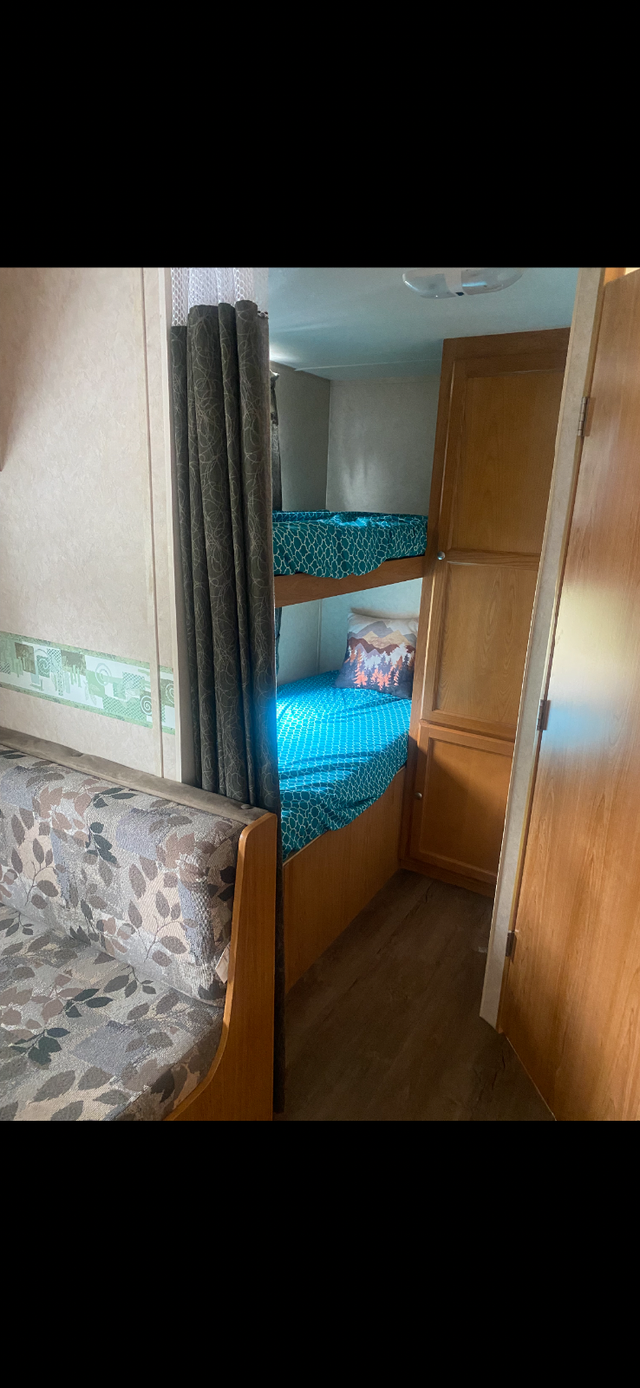 TRAILER! Great condition - Photo 4