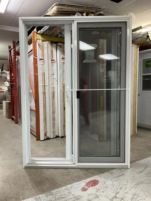 1357PP Porte patio PVC 5′ Blanche 58 3/4×81 1/8 ouv. Gauche