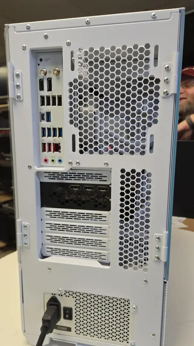 PC GAMING Corsair Ryzen 5 7600X RTX 3080 10Go 32GB DDR4 1TB NVme - Photo 4