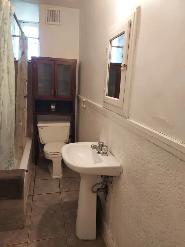 Fully furnished, girl roommates, All incl, metro Vendome, May 1 - Photo 7