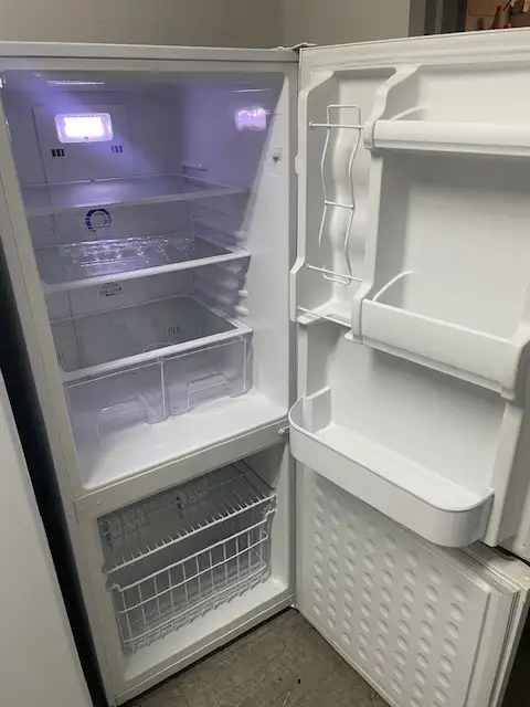 Réfrigérateur blanc 24'' congélateur en bas Danby - Photo 2