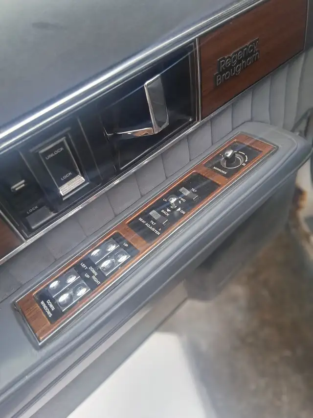 Olds 98 Regency Brougham - Photo 6