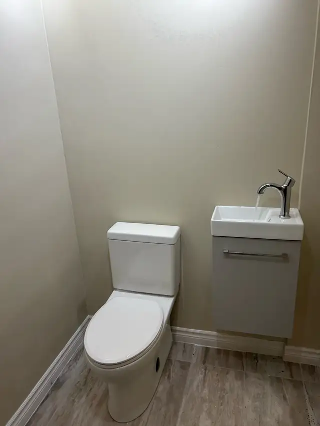 TOILET❗️Hamilton PLUMBER ☎️647-232-5731 - Photo 2