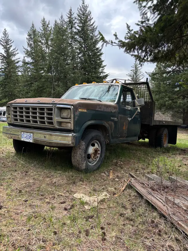 1980 Ford F-350 dually Flatdeck one owner truck since new. $1700 - Photo 2