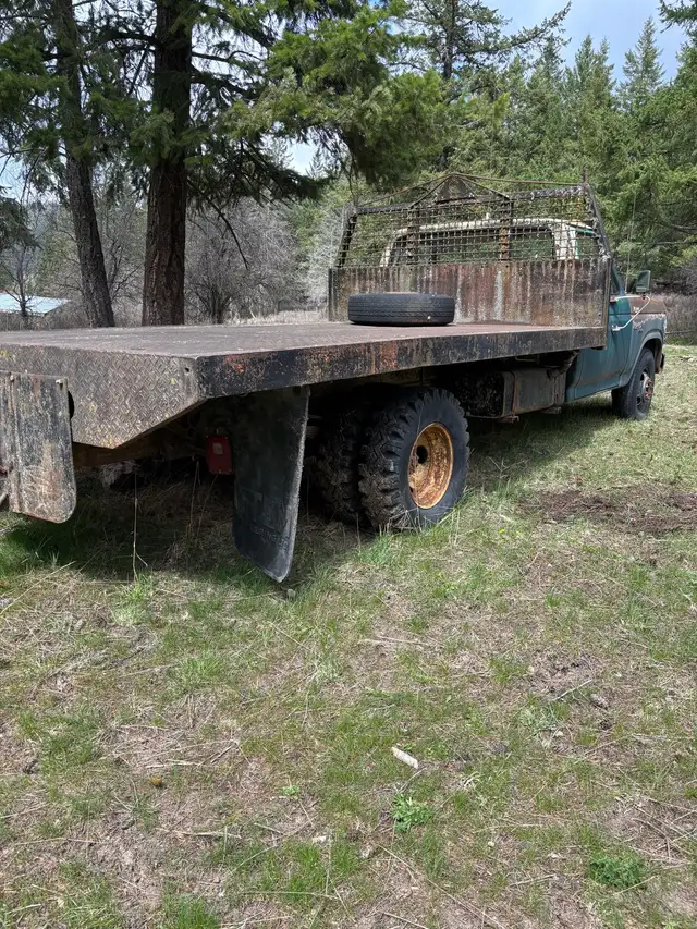 1980 Ford F-350 dually Flatdeck one owner truck since new. $1700 - Photo 3