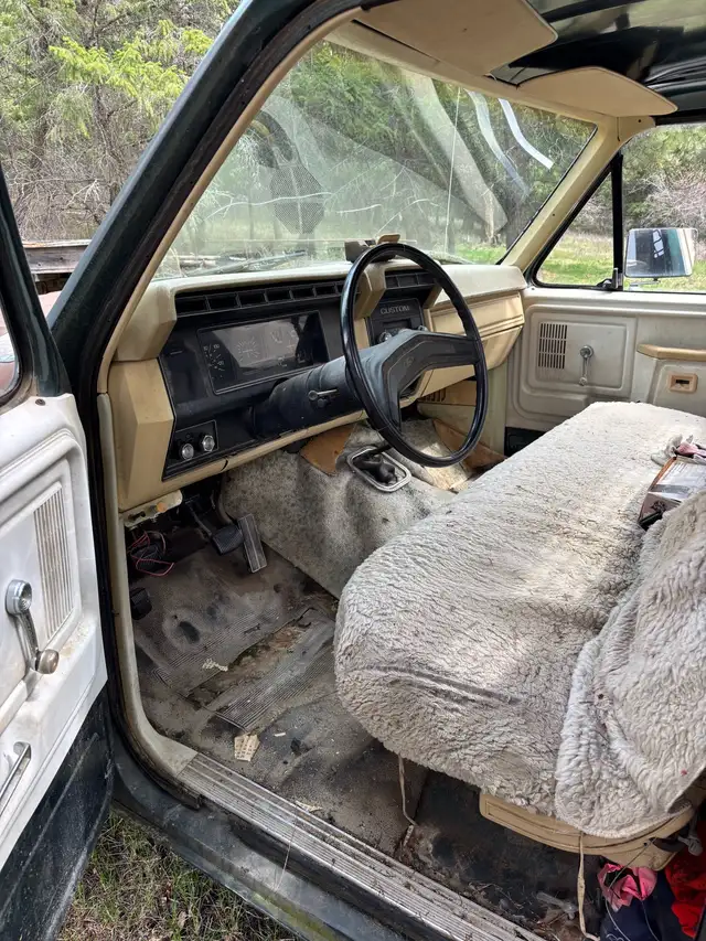 1980 Ford F-350 dually Flatdeck one owner truck since new. $1700 - Photo 7