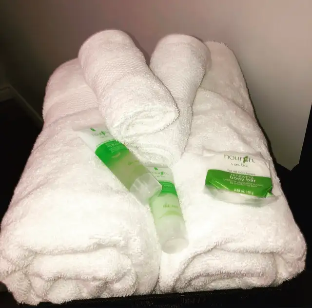 AIRBNB TURNOVER & CLEANING SERVICES – TORONTO - Photo 6