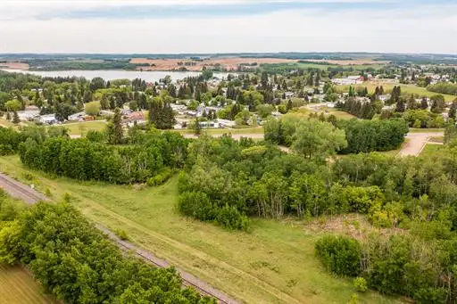 Fully serviced lot 4 in Alix – Ready for your dream home! - Photo 8