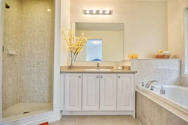 Ajax 3BR House for Rent | 3 Parking - Photo 5