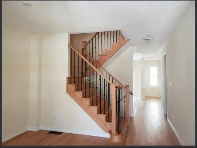 Ajax 3BR House for Rent | 3 Parking - Photo 9
