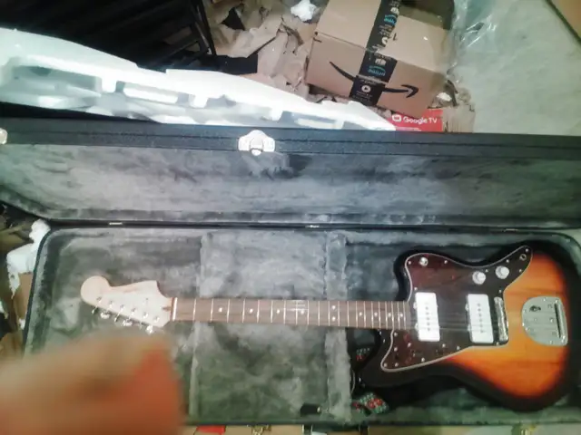 Squire Jazzmaster new with case - Photo 3