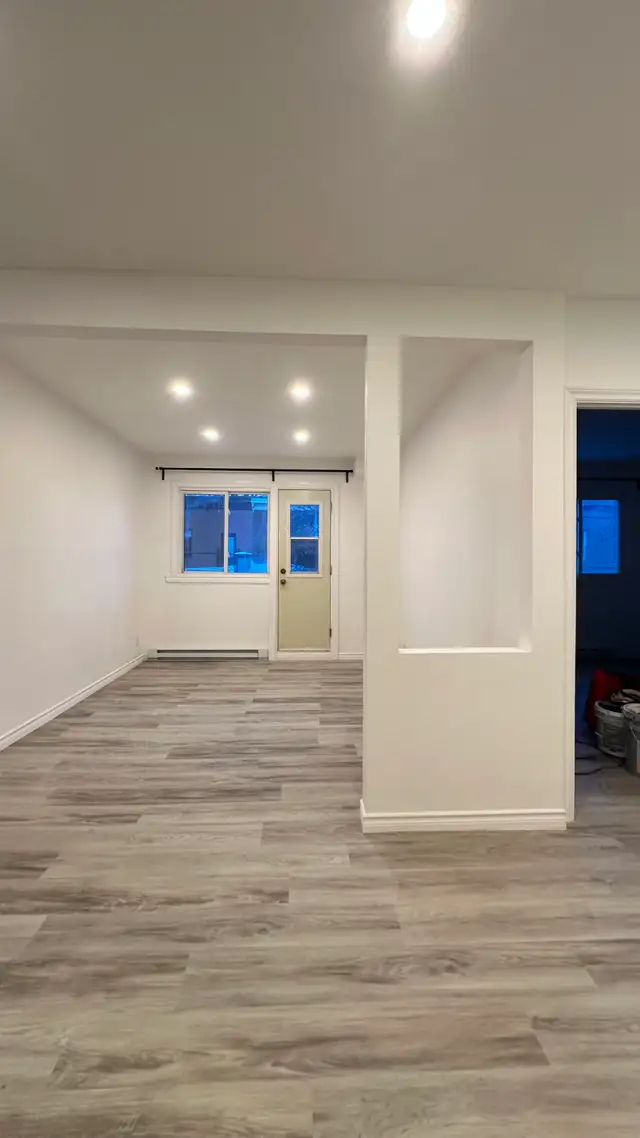 New renovated 4 1/2 apartment southwest (sud-ouest ) for rent - Photo 5