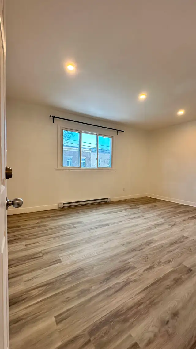 New renovated 4 1/2 apartment southwest (sud-ouest ) for rent - Photo 6