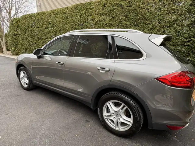 Porsche Cayenne 2014, 3,6 L, 6 cylindres, gris météore brillant - Photo 3