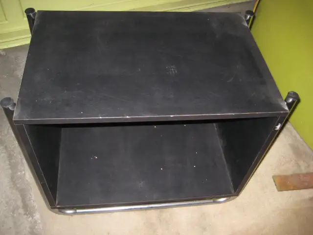 GLASS INSERT COFFEE TABLE LIKE NEW - Photo 4