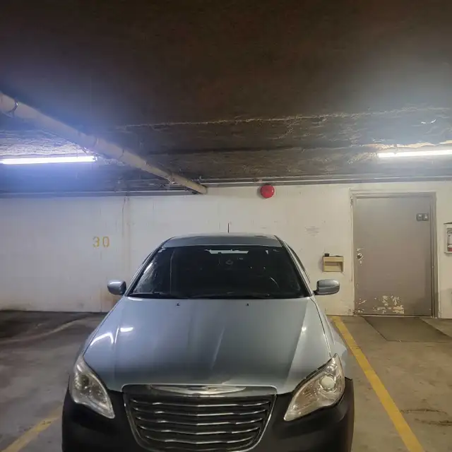 Selling my Chrysler 200 - Photo 4