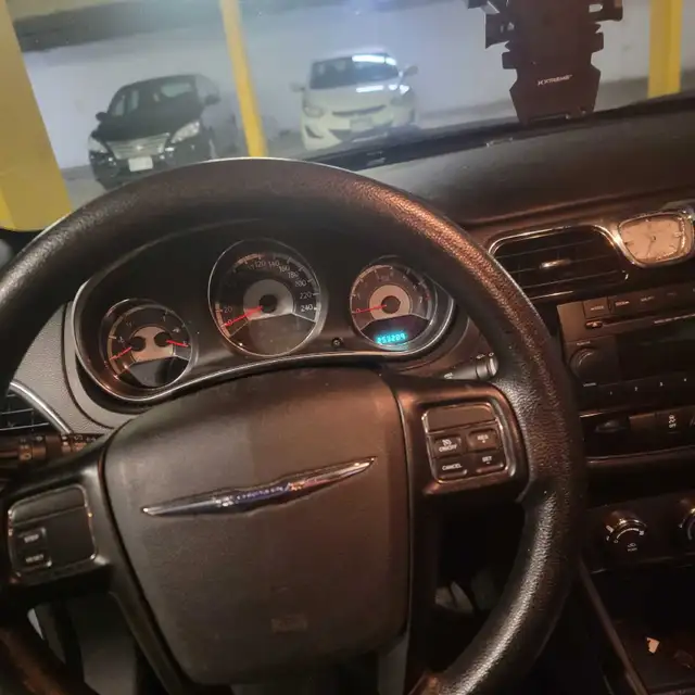 Selling my Chrysler 200 - Photo 7