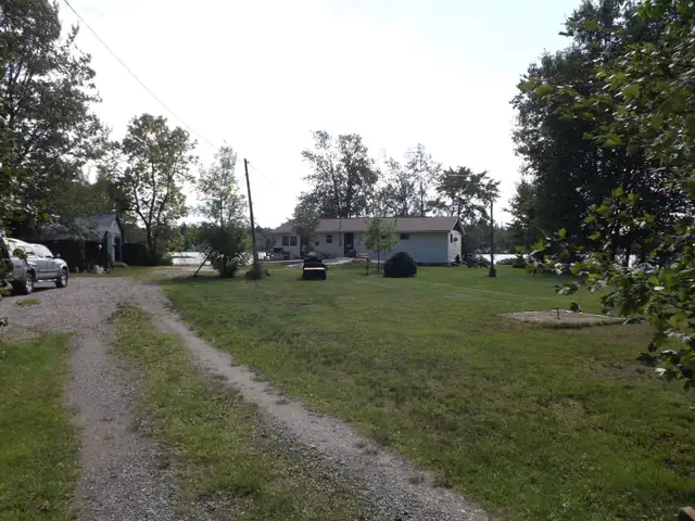 Large waterfront property West Arm of Lake Nippising - Photo 2