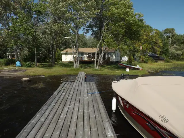 Large waterfront property West Arm of Lake Nippising - Photo 3