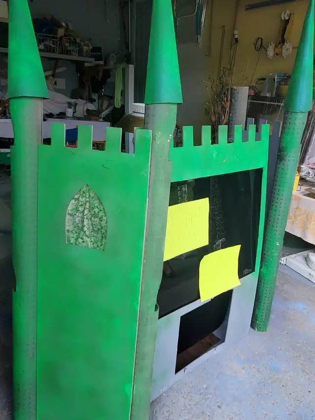 PUPPET THEATRE CASTLE - Photo 3