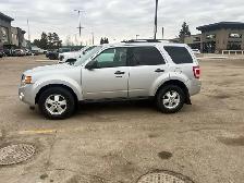 2010 Ford Escape XLT 4WD Low Mileage